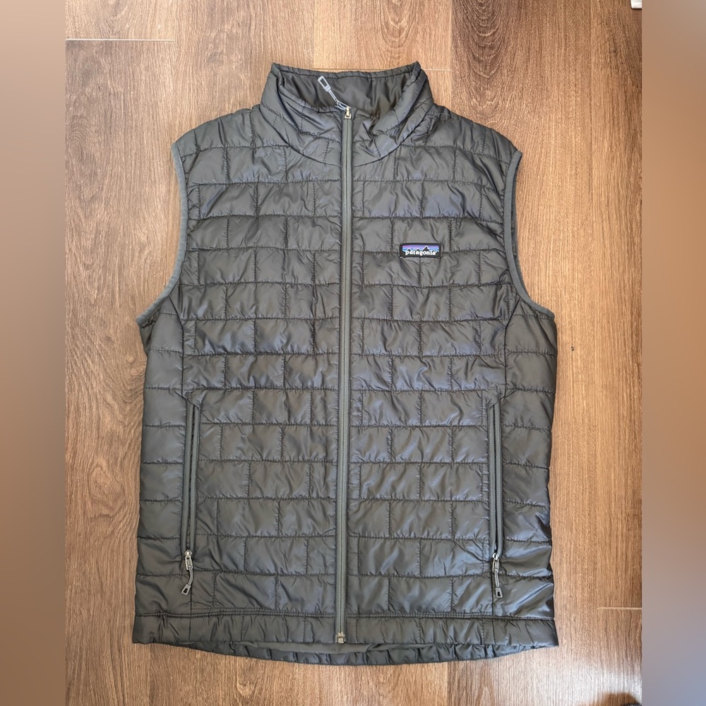 Patagonia Men's Charcoal Quilted Vest